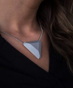 Háromszög alakú beton design nyaklánc