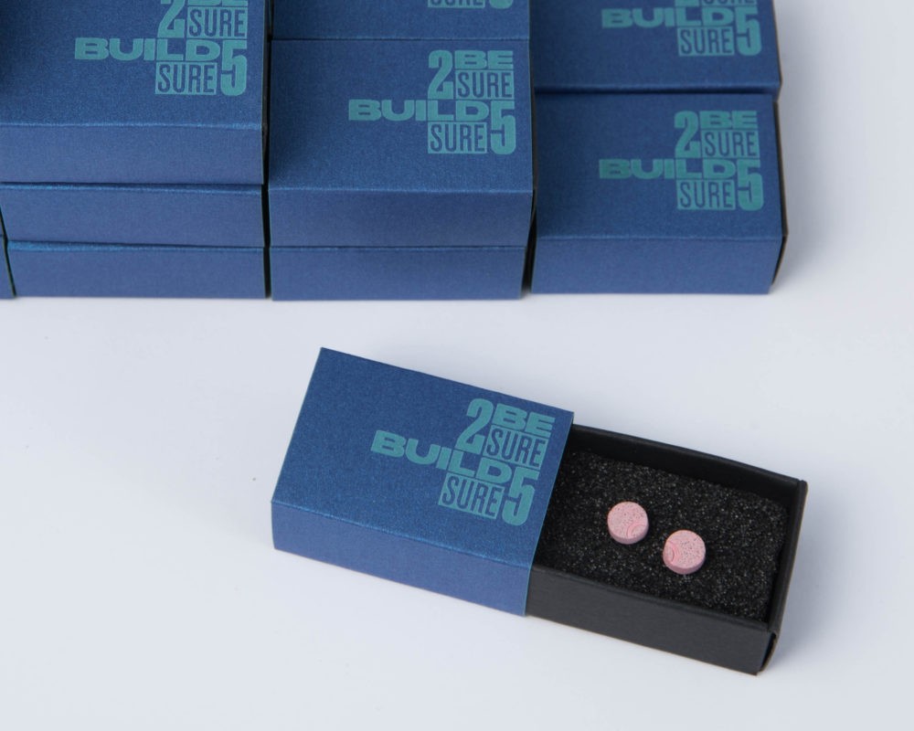 Earrings as corporate gifts for your business partners with branded packaging